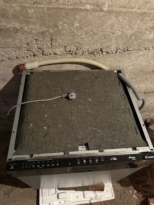 Masina de spalat vase incorporabila Candy