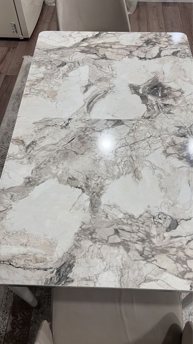 Стол и 6 стульев