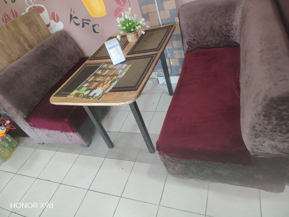 Kafe Uchun 6 kamplekt divanlar Sotiladi