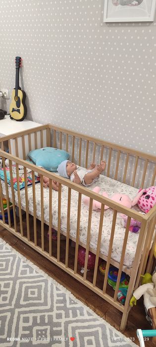 Кроватка Икеа с матрасом и наматрасником