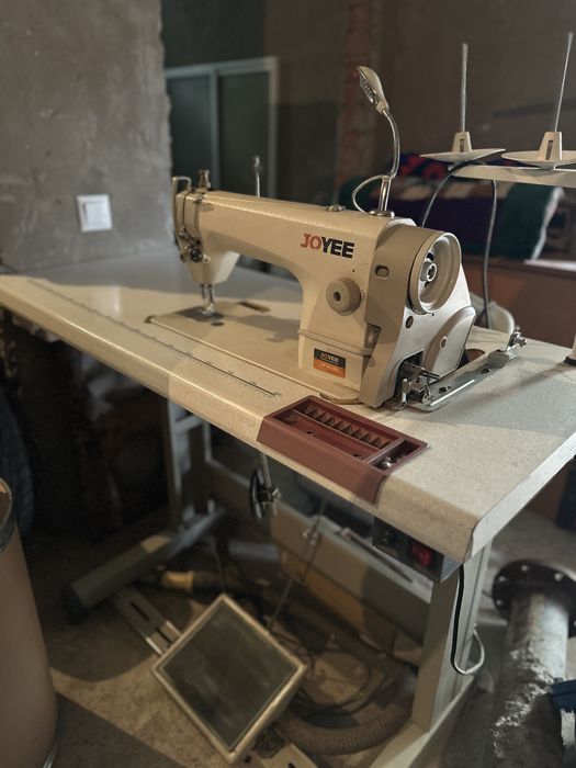 Промышленная швейная машинка