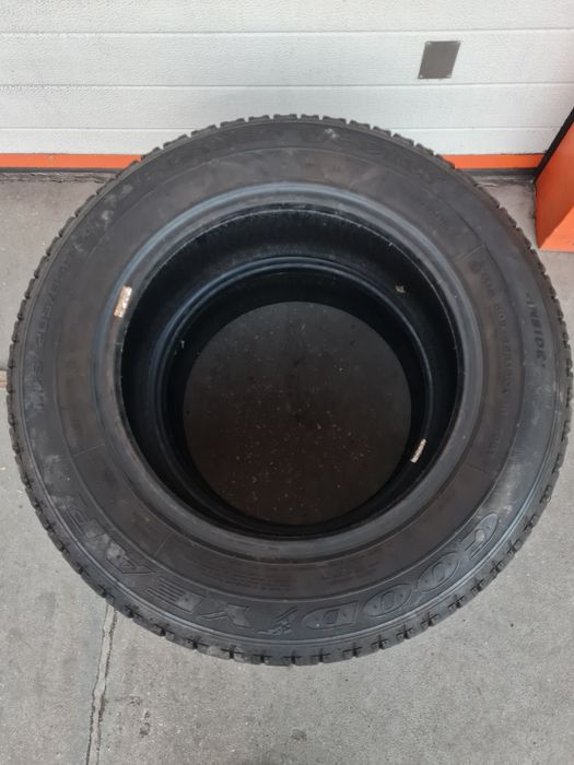 Зимни гуми 2 броя за Бус GOODYEAR CargoVector 205 65 R16C дот 3421