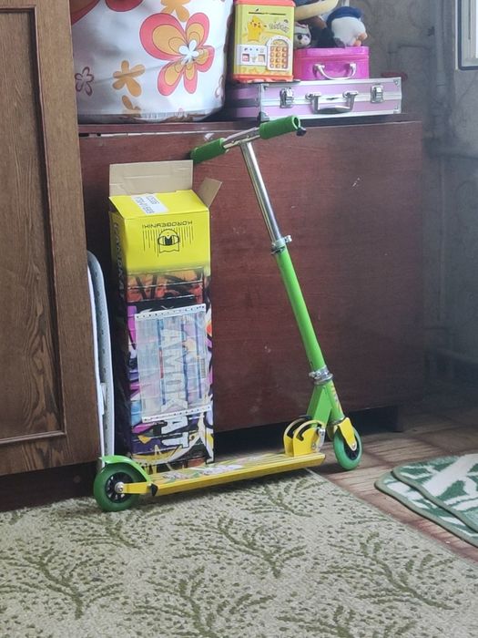 Детский новый самокат