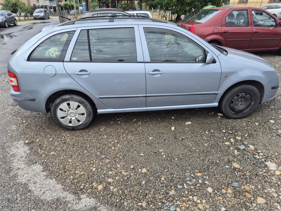 Vând skoda fabia 1.2