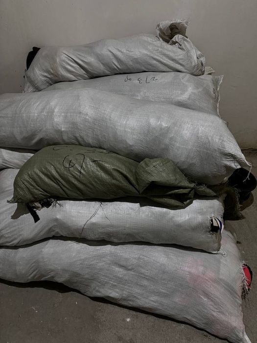 Хар хил Булак материял булаклари бор кимга керак булса олиб кетсин.