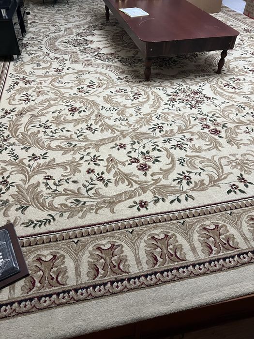 Gilam  uzunligi ;5,96 metr Eni; 3,65 metr