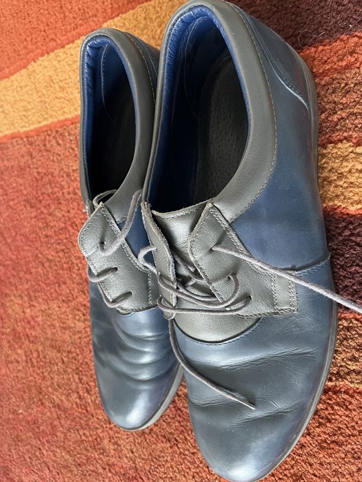Vand pantofi si mocasini purtati rar , marimea 43 - 44.