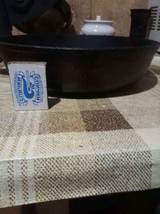 Продам нормальную сковороду.