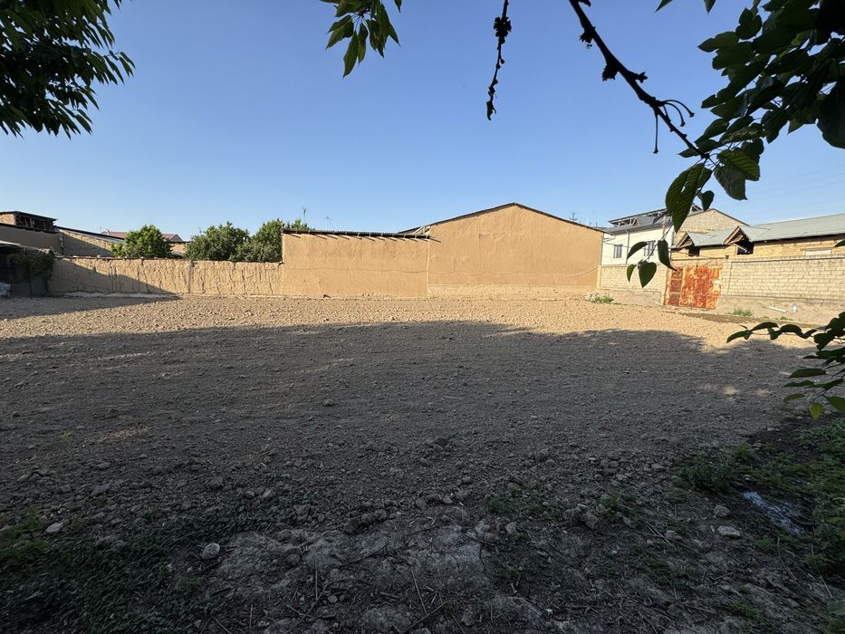 Yer sotiladi. Ippodrom Olim polvonda