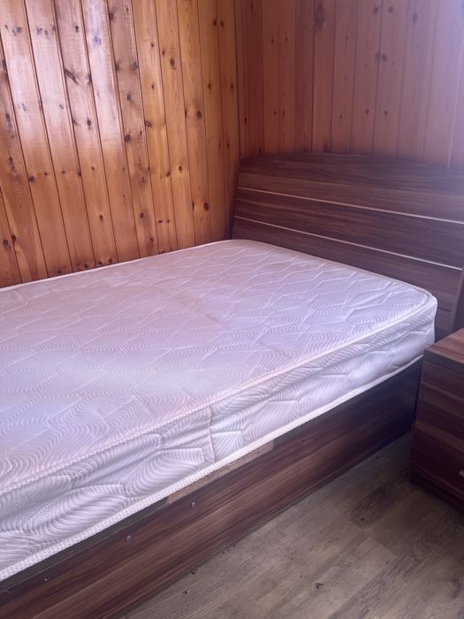 Кравать и матрас  с тумбачками