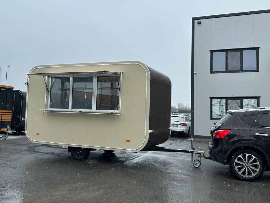 Каравана за бързо хранене е първата в България.