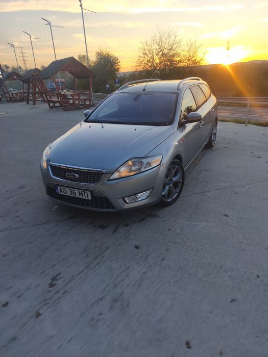 Vând Ford Mondeo