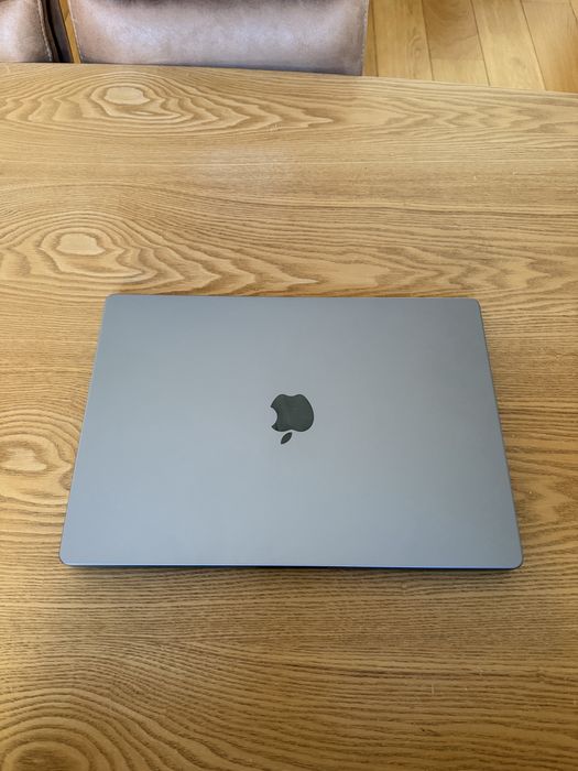 Laptop Apple MacBook Pro M2 Pro 2023 16" 32 GB RAM 500 SSD in stare perfecta
