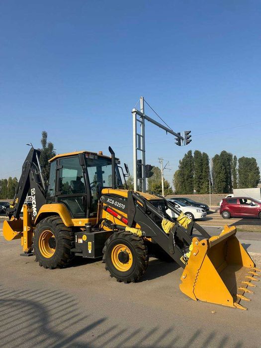 Экскаватор-погрузчик  XCMG XC8-S2570