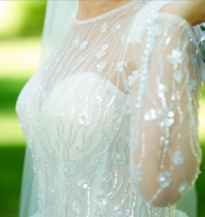 Rochie de mireasa, material din Dubai