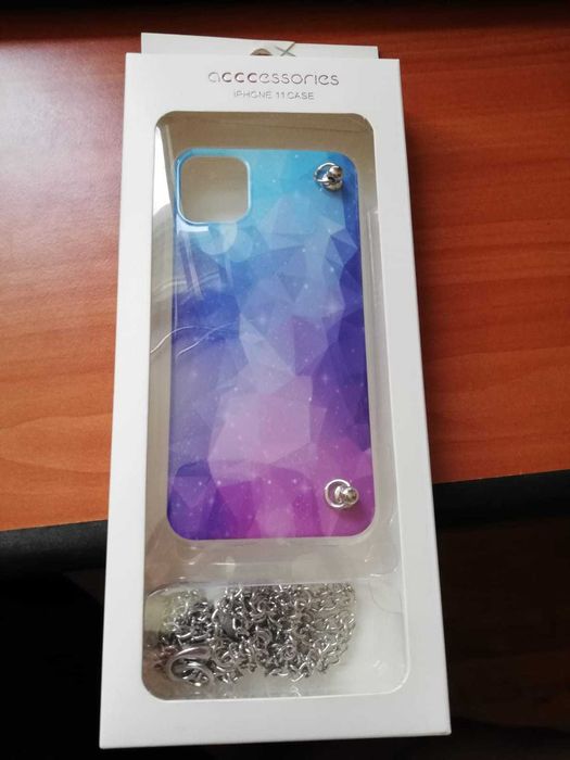 Huse iPhone 11, noi, sigilate