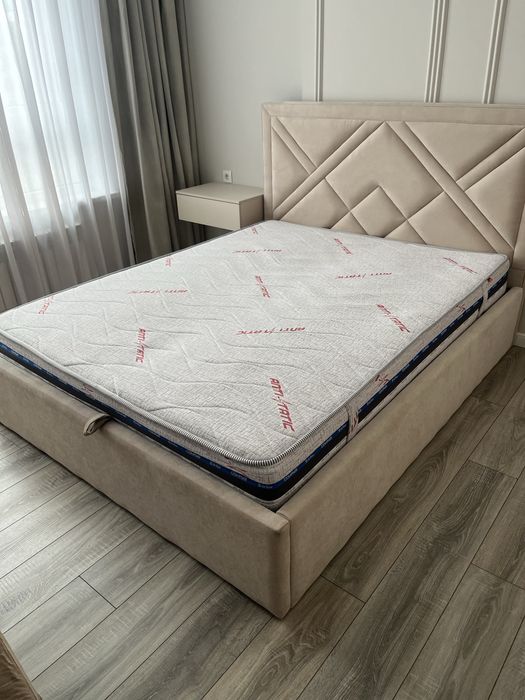 Продам матрас 1,6*2