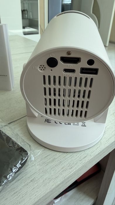 Видео Led проектор нов Led Proector