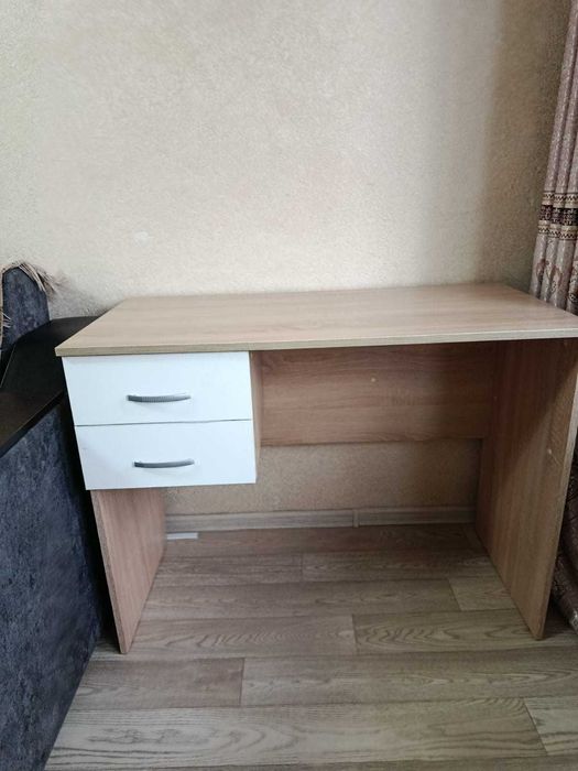 Продам письменный стол