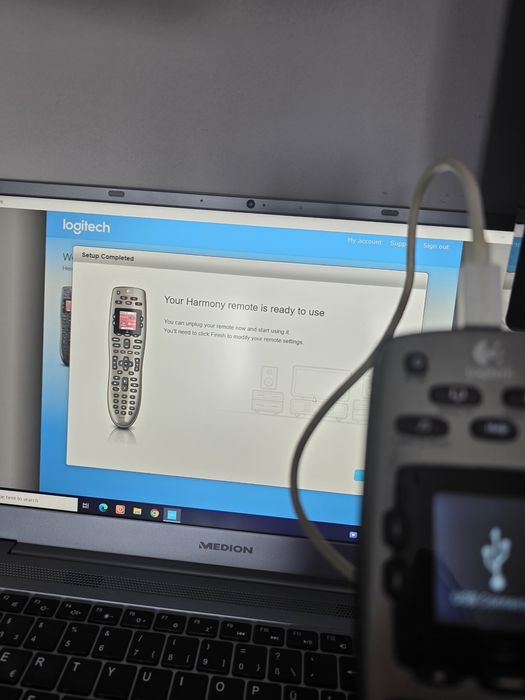 Telecomanda universala Logitech Harmony 600 si Logitech Harmony 650
