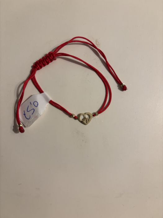 Brățară șnur roșu cu pandantiv inimă din aur