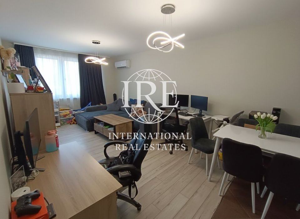 Продава се Двустаен апартамент в Варна, Левски - 78 кв.м за 980 €/кв.м - Снимка #1