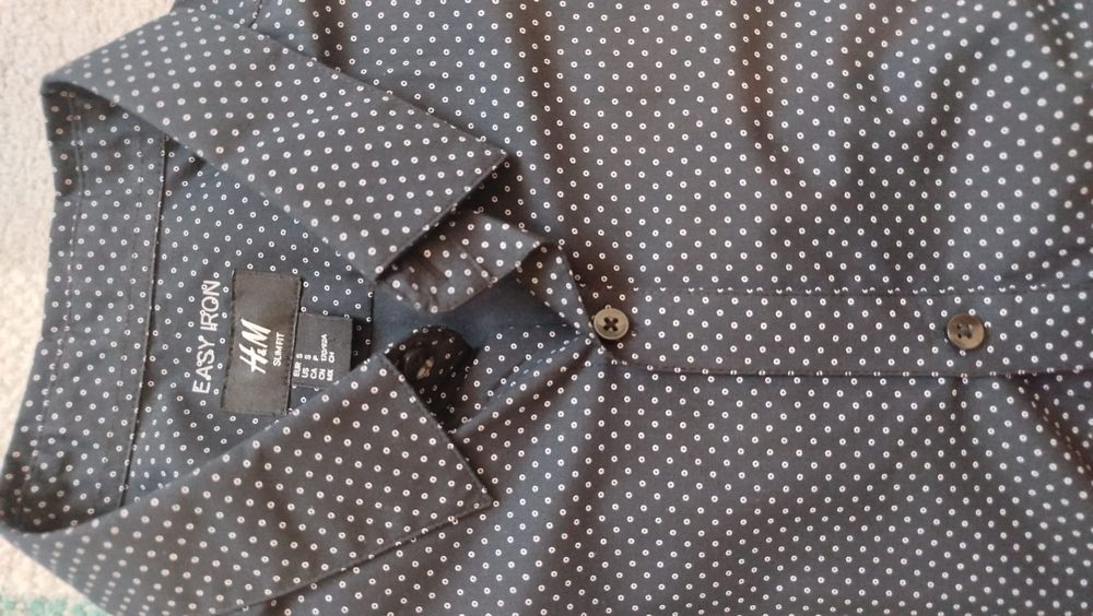 Camasa barbati H&M, slim fit, marime S, negru cu picățele