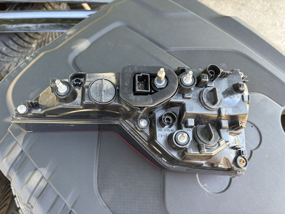 Ляв вътрешен стоп / задна светлина за ауди А4 б9 / Audi A4 B9 комби