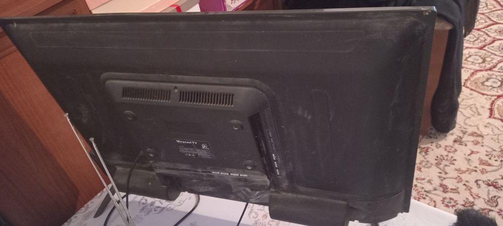 Продам телевизор за 70к можно по торговася