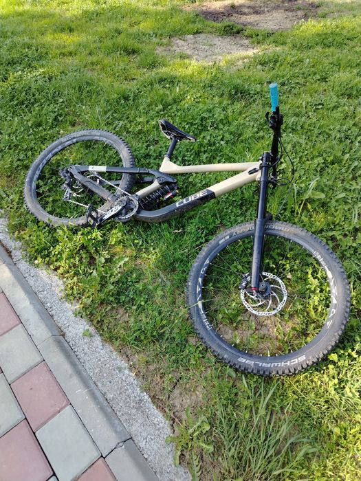Vând Cube Downhill