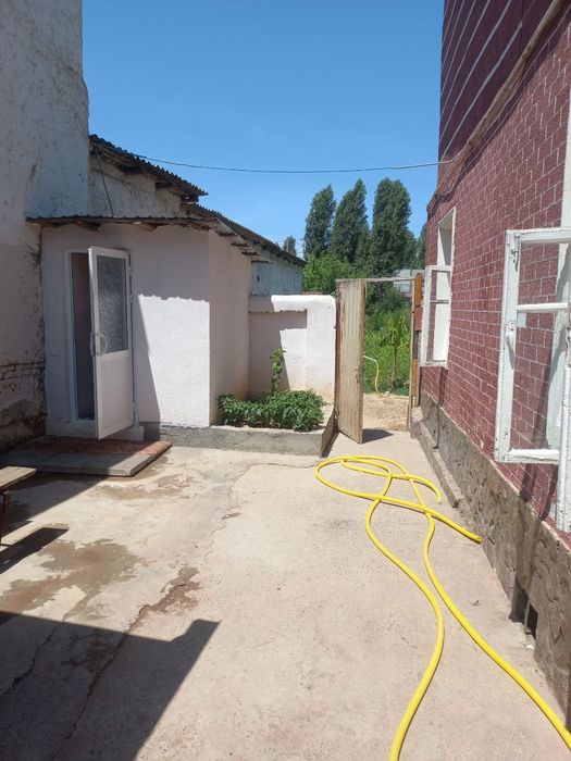 Uchastka sotiladi 6 so tik 6 ta xona