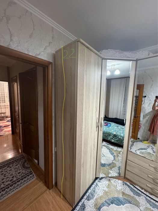 Угловой шифоньер