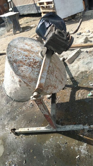 Продам бетономешалку