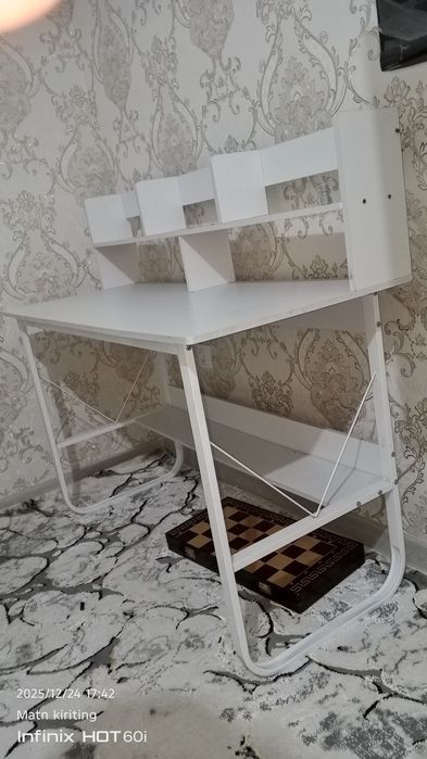 Дарс стол 2та срочно сотилади