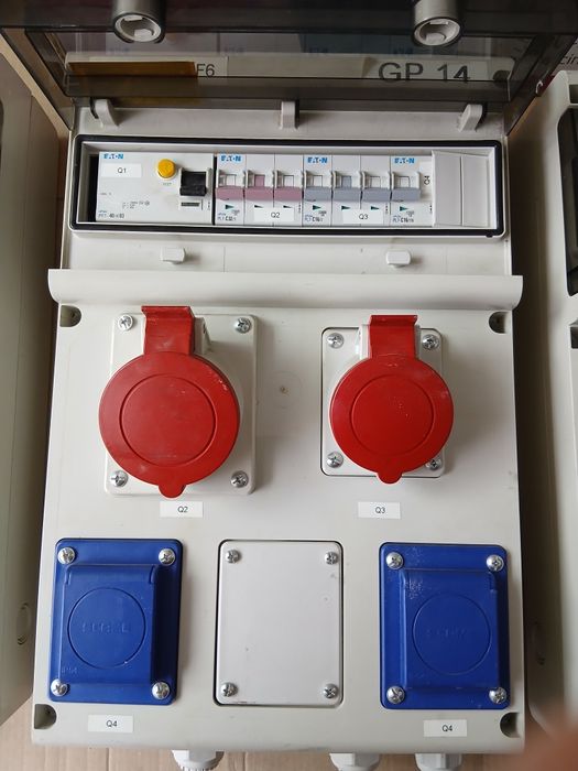 IEFTIN! Tablou organizare electrica santier cablat Scame 5 module, montaj aparent,2 prize trifazice 16A /32A si 2 prize simple cu impamantare, IP44