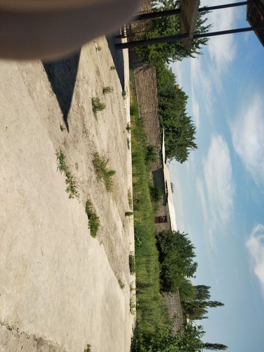 O’rta Saroy, O’rta chirchiq tumanida Hovli uy sotiladi. Продаётся дом