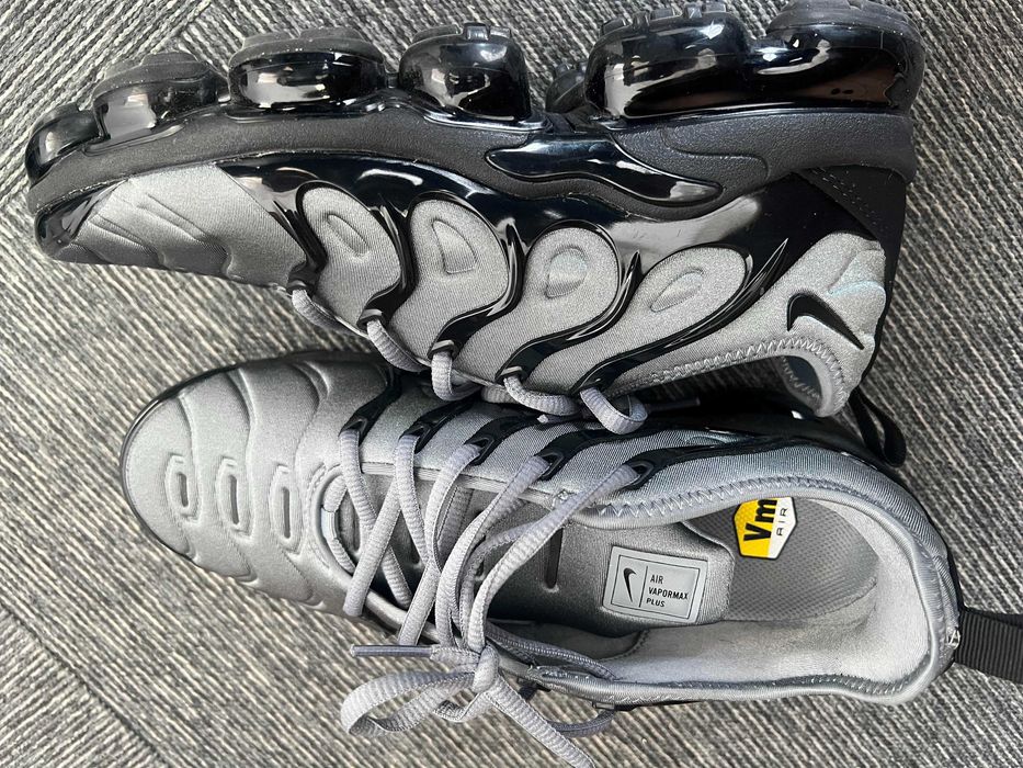 Кроссовки Nike Air Vap orMax Plus .