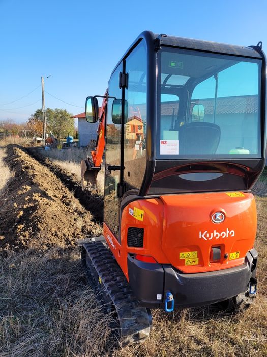 Miniexcavator Execut săpături