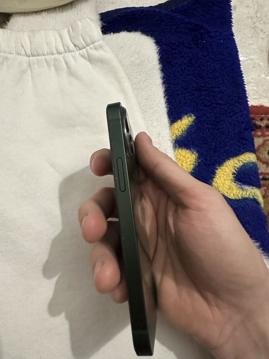 Продам Айфон 13 мини