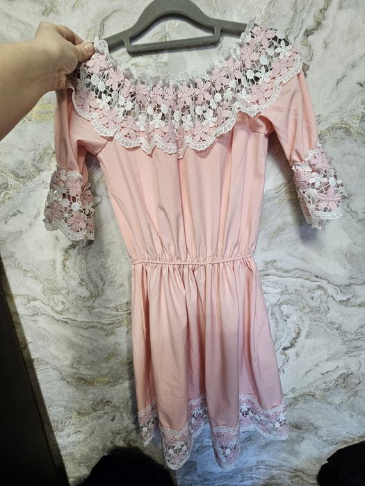 Продам платья от 3000 до 5000 тыс возможен торг!