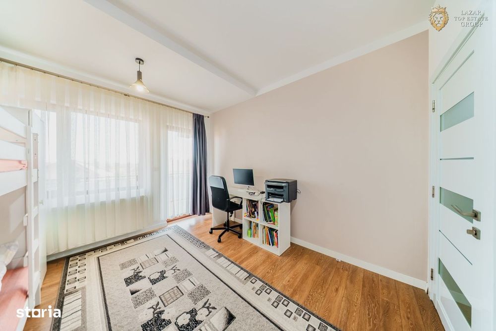 Apartament 3 camere de vânzare – Pârneava
