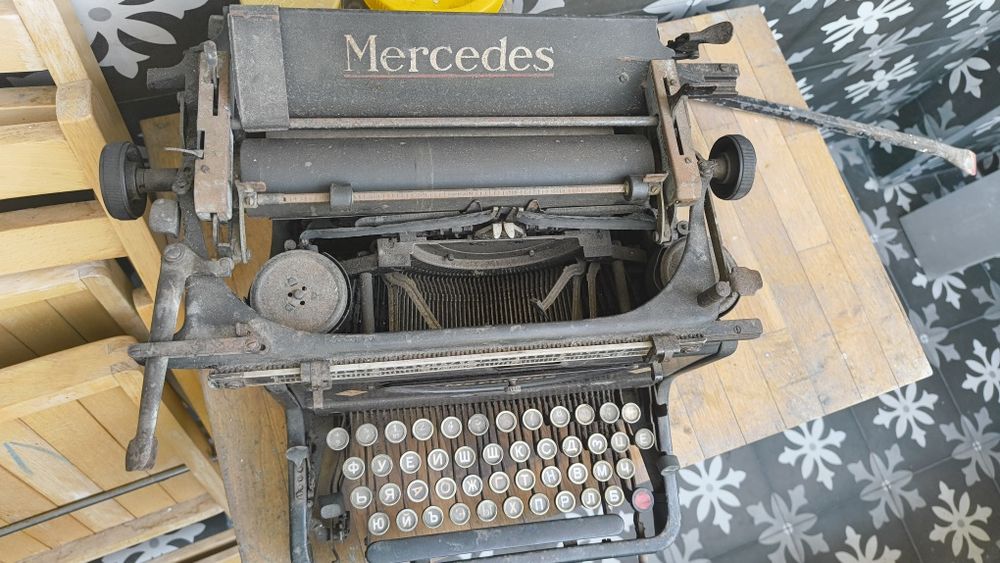 Mercedes пишеща машина