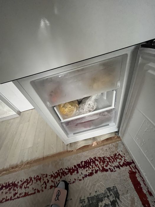 Холодильник с документами