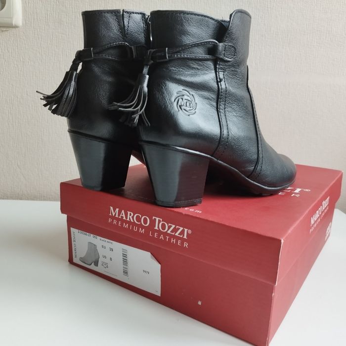 Marco Tozzi  39 номер черни кожени боти на ток
Черни кожени боти
Стелк