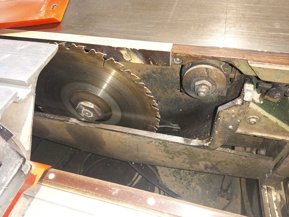 Utilaje tamplarie circular cu masa mobila