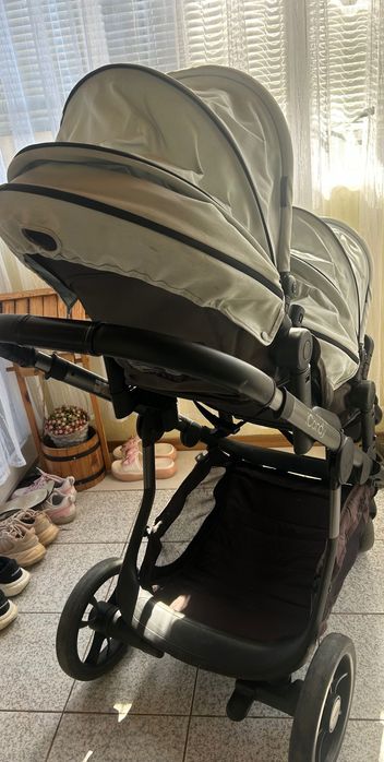 Продавам количка за близнаци или породени деца Icandy