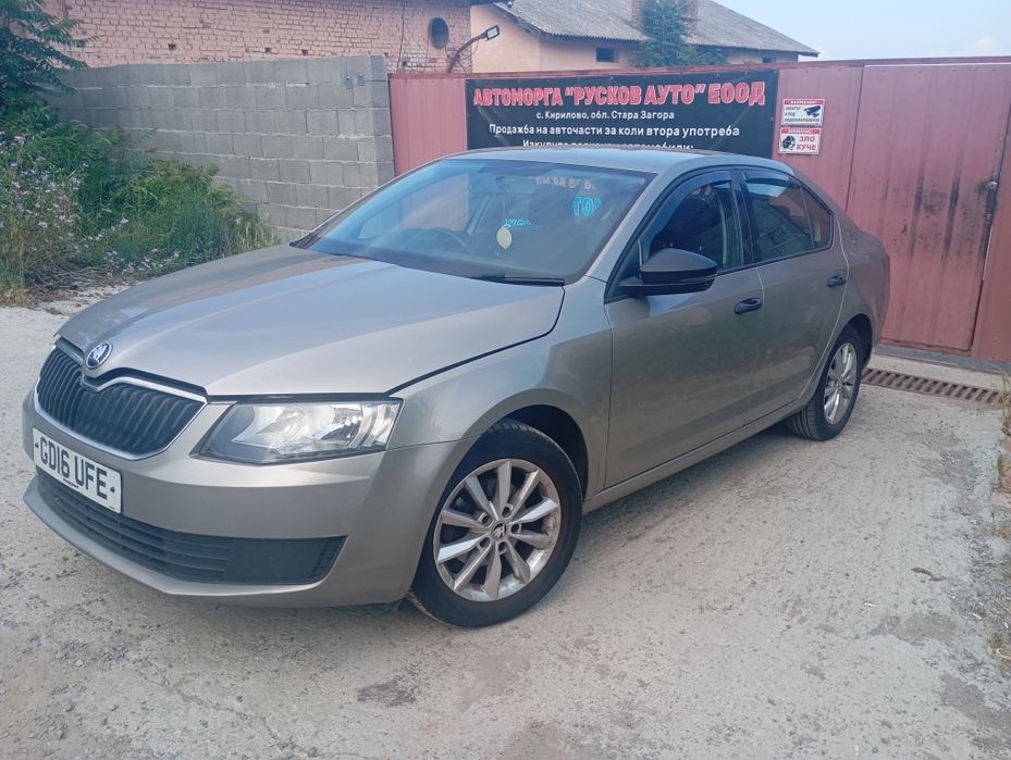 Шкода Октавия 1.6 тди 2015год DSG