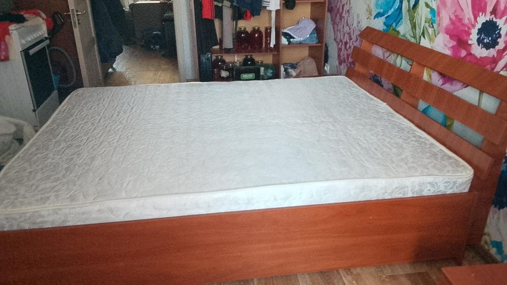 Продам двухспальную кровать