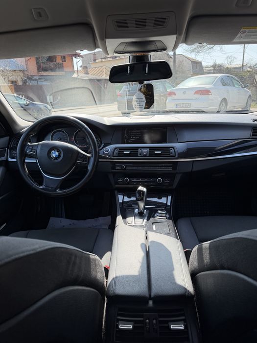 BMW Seria 5 F10 520d - Anul 2011 - Stare excelenta - km reali
