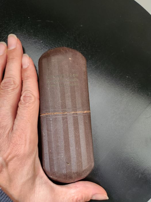 Винтидж очила около 1930 година